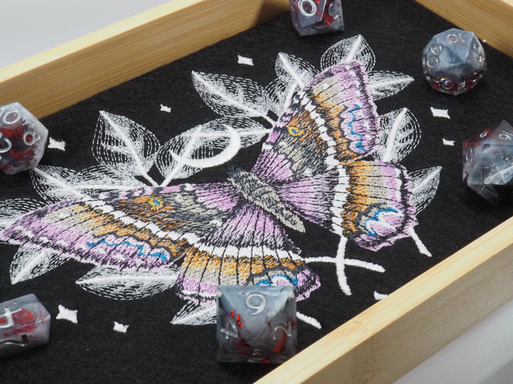 Zauberhafte Motte Dicetray