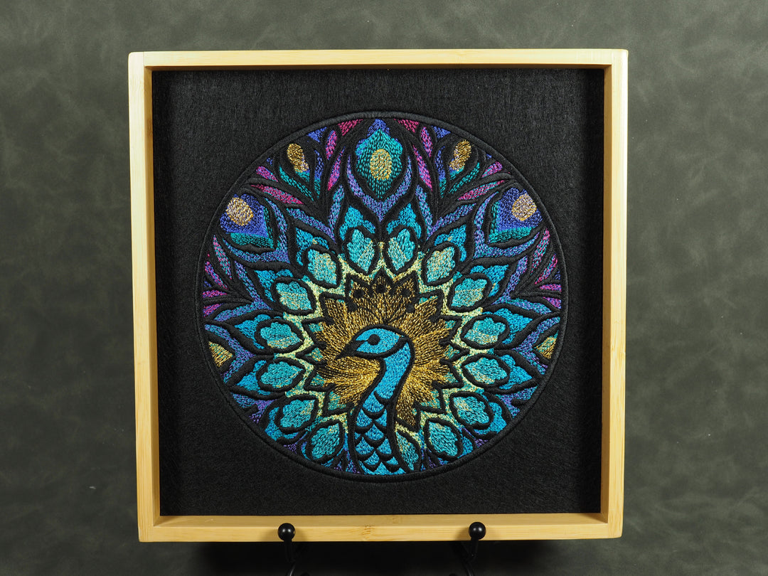 Buntglas Pfau Dicetray
