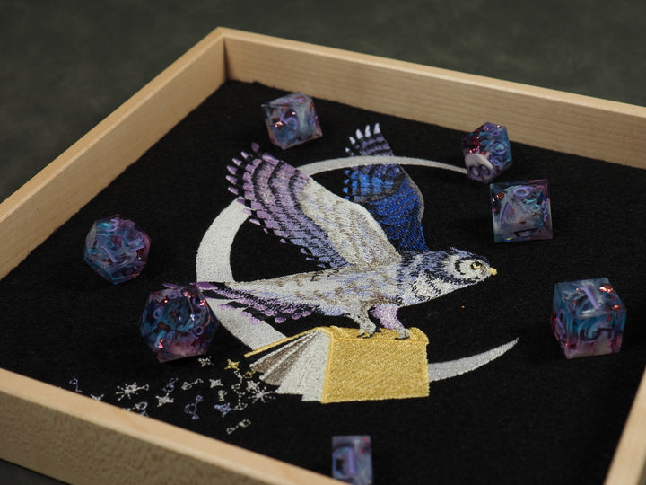 Familiar Eule Dicetray