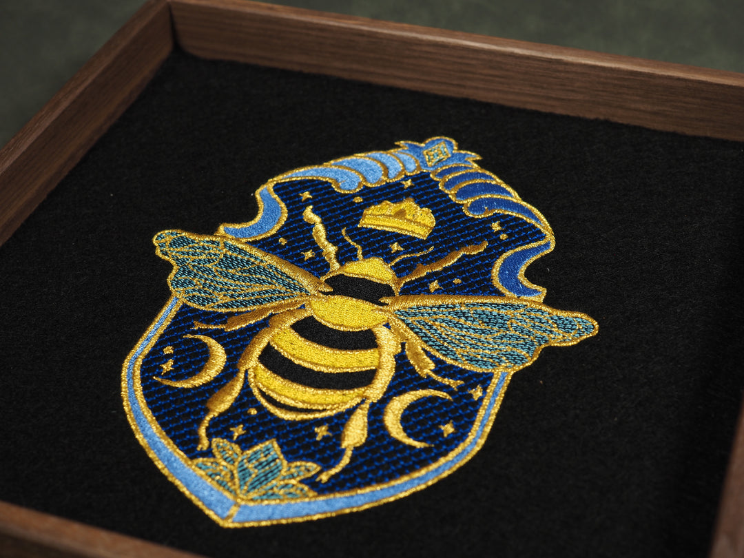 Bienenschild Blau Dicetray