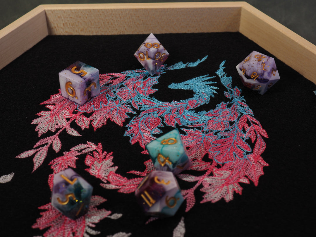 Laubdrache - Trans-Pride Dicetray