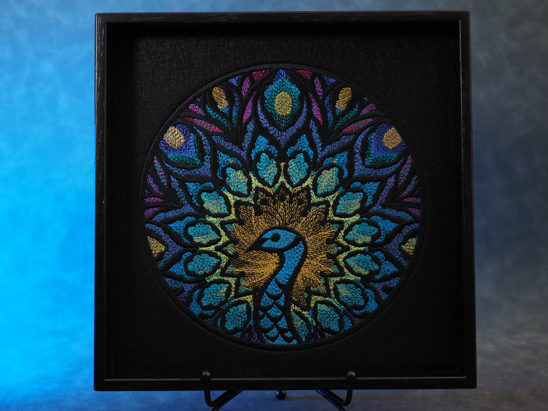 Buntglas Pfau Dicetray
